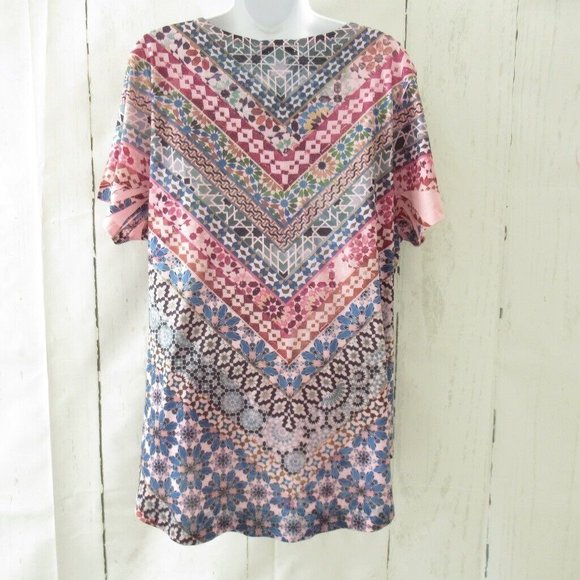 Live & Let Live Top 2X Pink Floral Studded Short Sleeve Plus Size - Picture 4 of 6